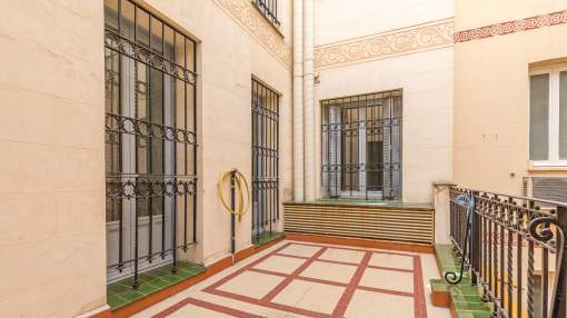 Bright apartment for rent with a spacious courtyard Bright apartment for rent with a spacious courtyard
